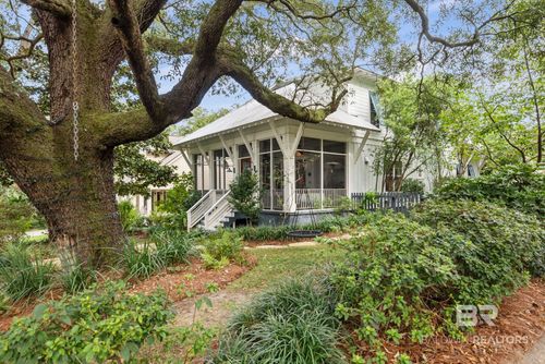 111 Pier Ave, Fairhope, AL, 36532-1212 | Card Image