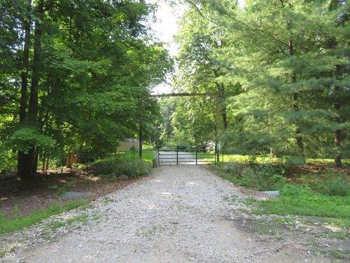 10599 W Hickory Ct, Quincy, IN, 47456-9490 | Card Image
