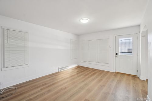 14141 Edmore Dr, Detroit, MI, 48205-1257 | Card Image