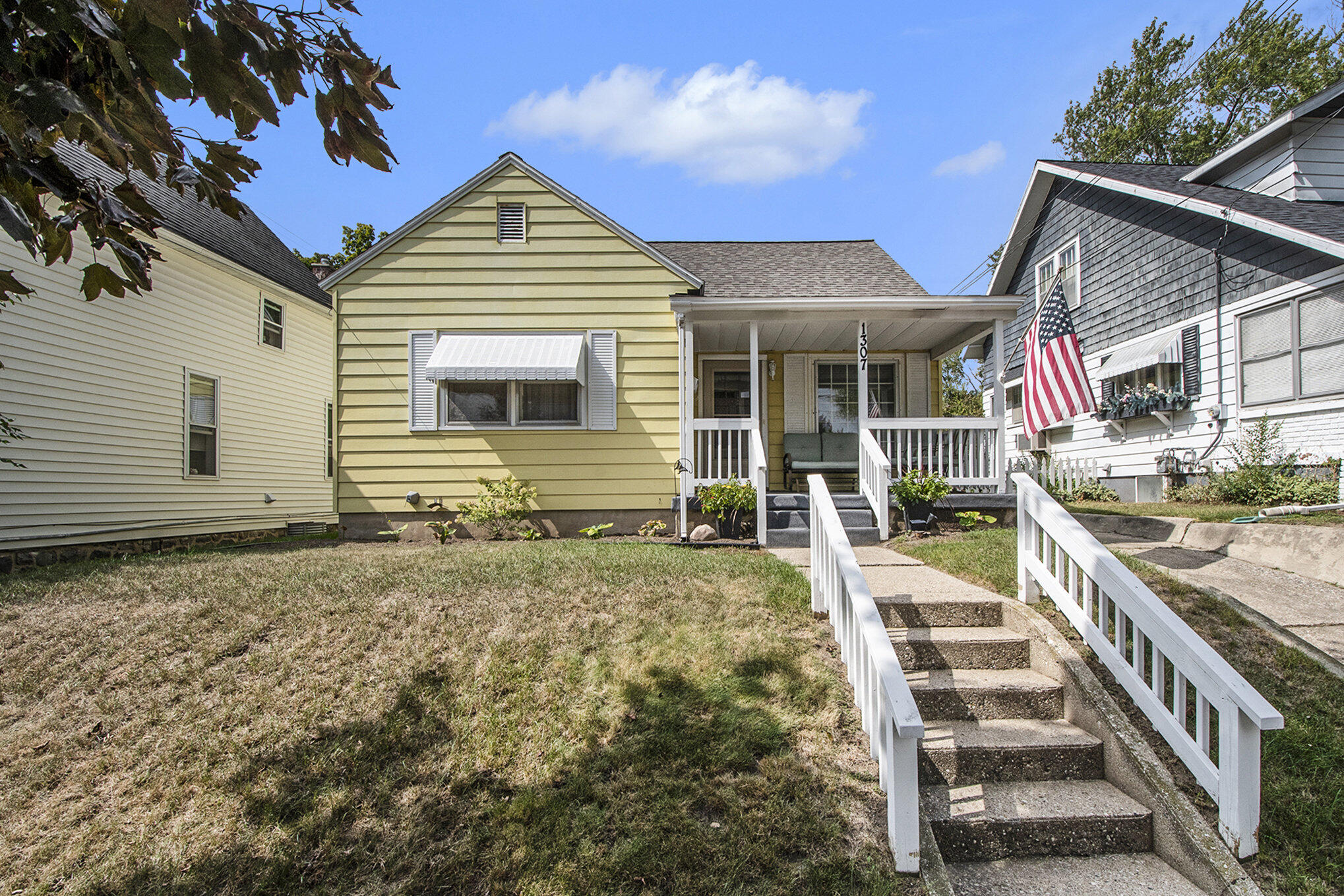 Valley Ave, Grand Rapids, MI 49504