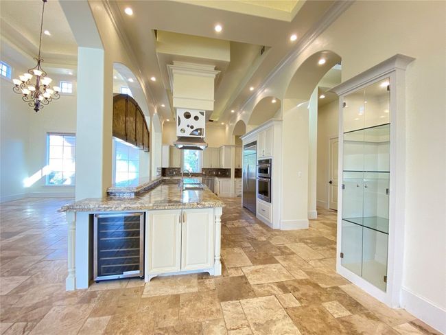 Kitchen- Wet Bar | Image 8