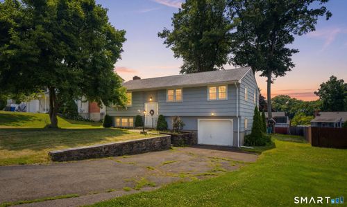 77 Clarendon Ter, Newington, CT, 06111-3609 | Card Image