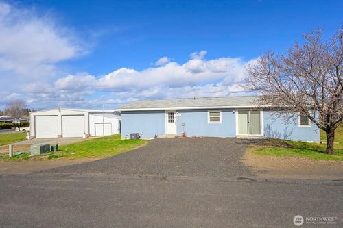 7160 Bayview Ave, Othello, WA, 99344-9656 | Card Image