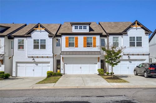76 Garrison Dr, Winder, GA, 30680-7318 | Card Image