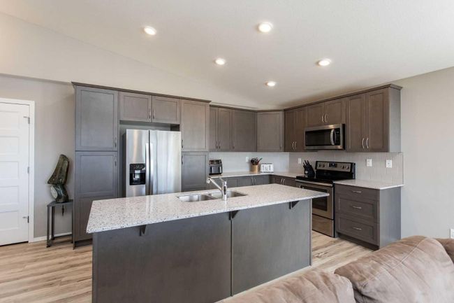 23 Golden Crescent, Home with 2 bedrooms, 1 bathrooms and 2 parking in Red Deer AB | Image 3