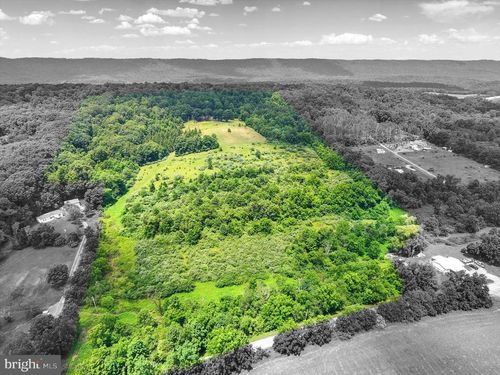 241 Tobias Dr, EAST WATERFORD, PA, 17021-7326 | Card Image