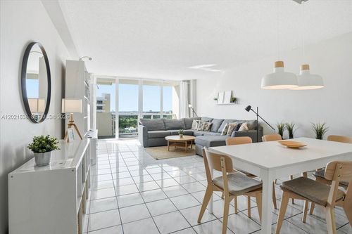 1517-5601 Collins Ave, Miami Beach, FL, 33140-2414 | Card Image