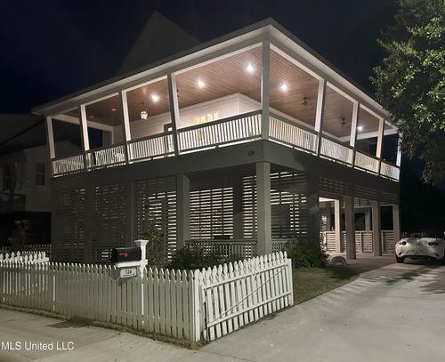 126 Henderson Ave, Pass Christian, MS, 39571-4307 | Card Image