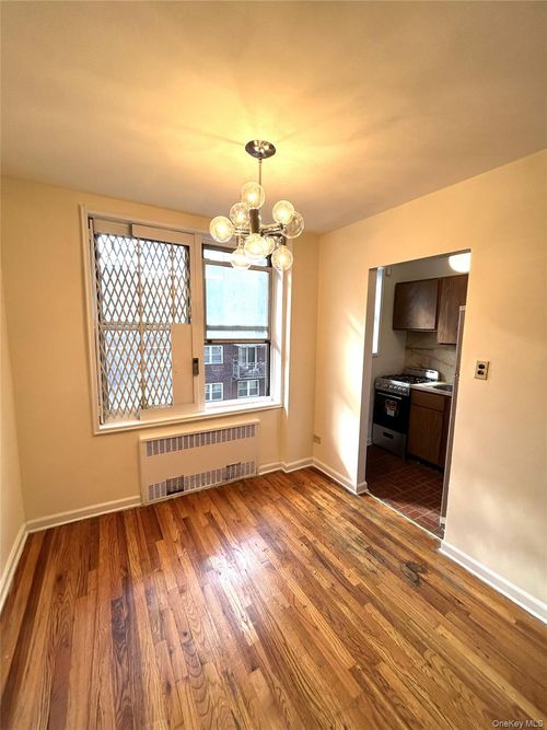 apt-4p-67 Clyde St, Forest Hills, NY, 11375-4066 | Card Image