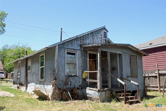 730 Chihuahua St, House other with 2 bedrooms, 1 bathrooms and null parking in Lockhart TX | Image 5