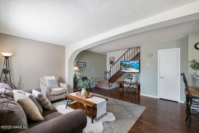 811 E Eugie Ave, Townhouse with 2 bedrooms, 2 bathrooms and null parking in Phoenix AZ | Image 8