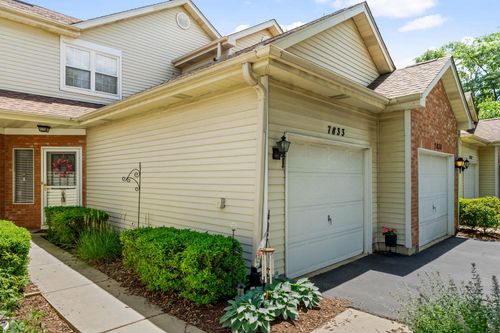 7833 Darien Lake Dr, Darien, IL, 60561-5020 | Card Image