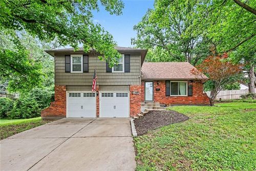 5620 Perry Ave, Merriam, KS, 66203-2368 | Card Image