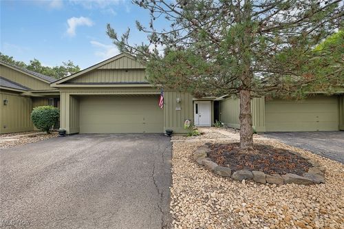 17317 Otani Ct, Strongsville, OH, 44136-4327 | Card Image