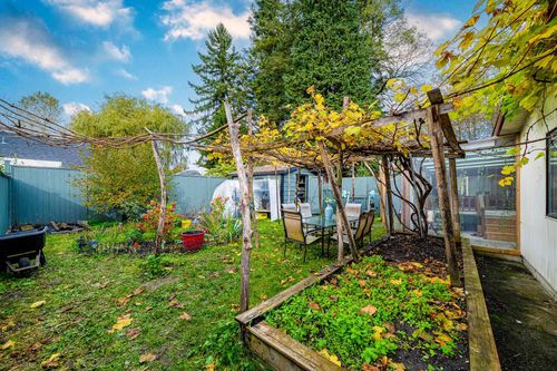 4920 Claude Ave, Burnaby, BC, V5E2M2 | Card Image