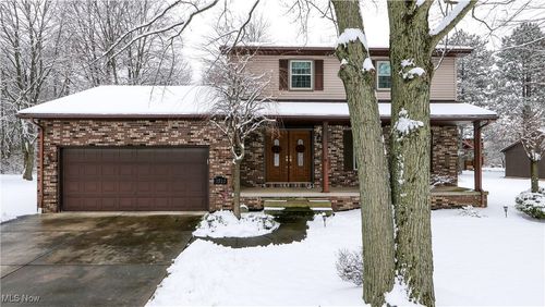 3723 Karen Dr, Mineral Ridge, OH, 44440-9302 | Card Image