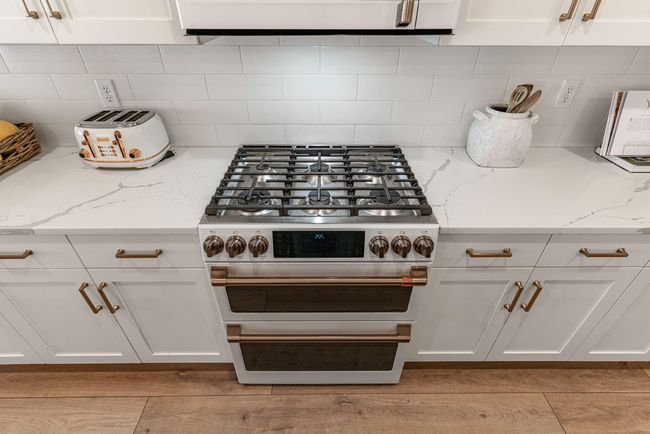 Gas Top Range and Double Oven | Image 45