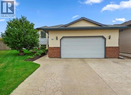 6601 97 Street, Grande Prairie, AB, T8W2W1 | Card Image