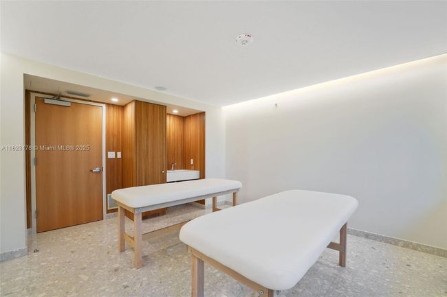 APT-262 - 1500 Bay Rd, Condo with 2 bedrooms, 2 bathrooms and null parking in Miami Beach FL | Image 42