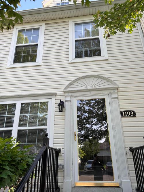 1193 Hollytree Ln, Westerville, OH, 43081-7042 | Card Image