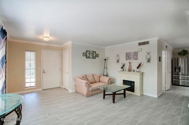 Front entry bonus space | Image 8