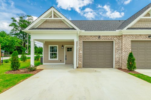 2586 Bannerman Ln, Chattanooga, TN, 37421-5521 | Card Image