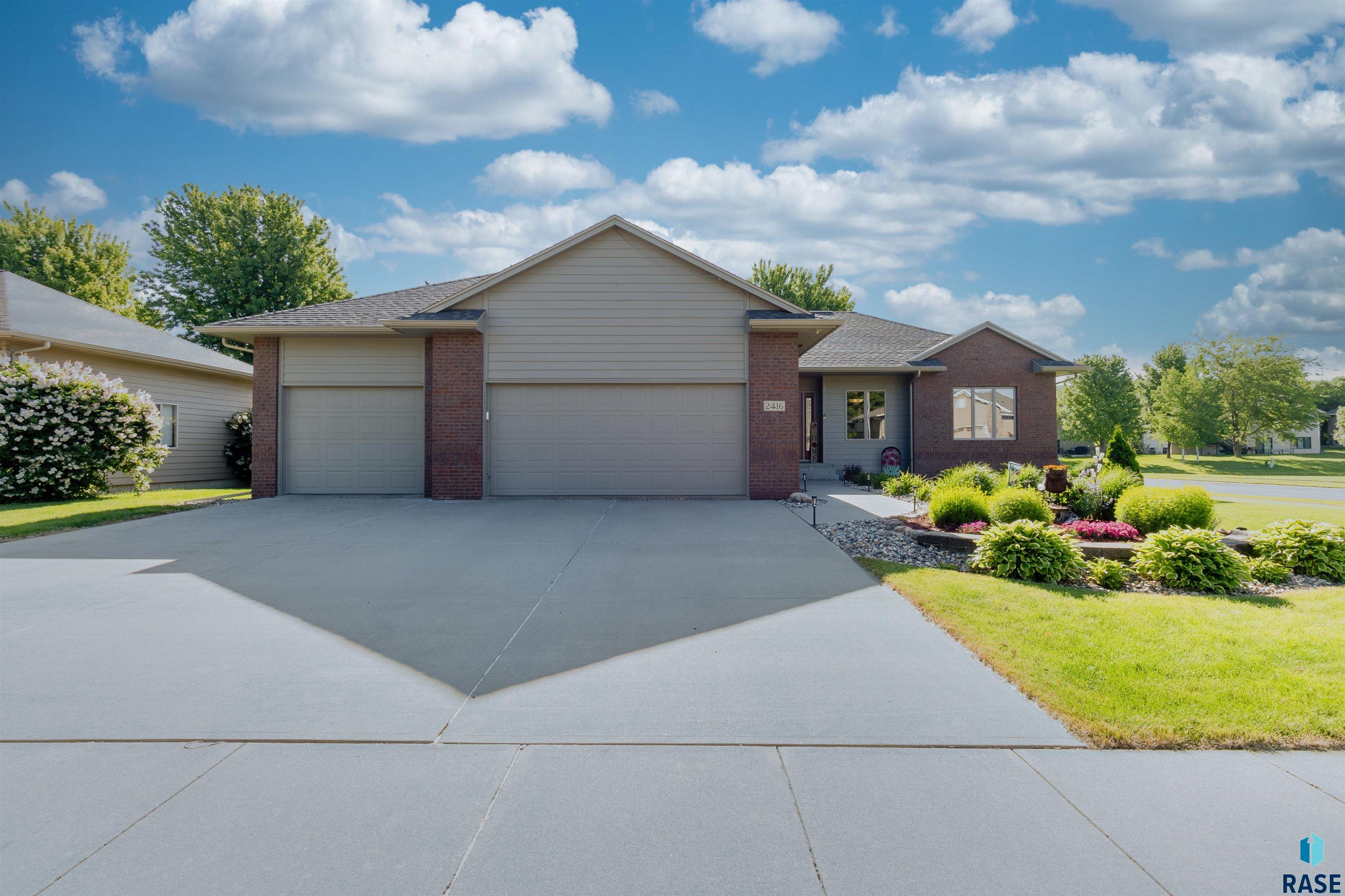 Grinnell Ave, Sioux Falls, SD 57106