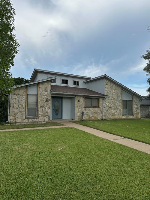 524 Kristi St, Robinson, TX, 76706-5119 | Card Image