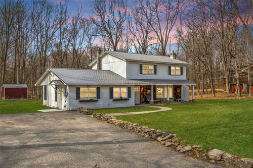 611 Twin Arch Rd, Rock Tavern, NY, 12575-5324 | Card Image