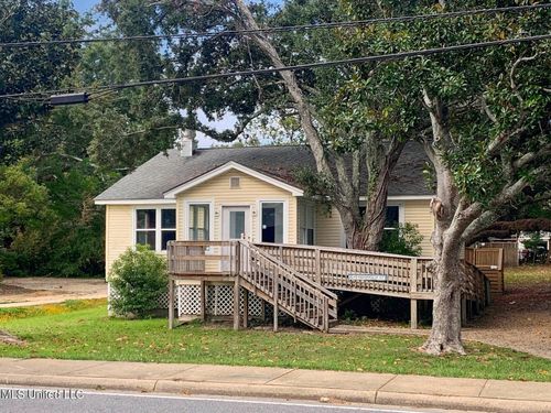 3019 Magnolia St, Pascagoula, MS, 39567-4126 | Card Image