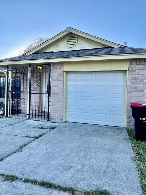 11907 E Marsham Cir, Houston, TX, 77066-4435 | Card Image
