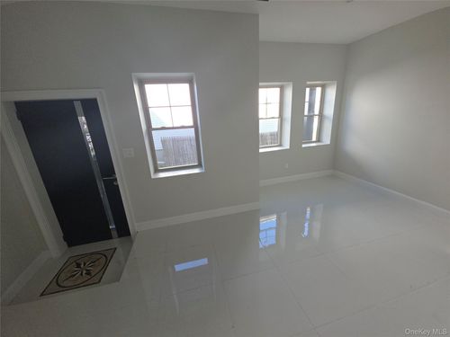 apt-4-65 W 2nd St, Mount Vernon, NY, 10550-3085 | Card Image