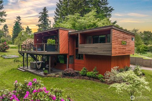 16226 Se 231st St, Kent, WA, 98042-3734 | Card Image