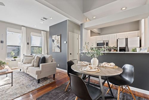 apt-25-611 E 45th St, Austin, TX, 78751-3229 | Card Image