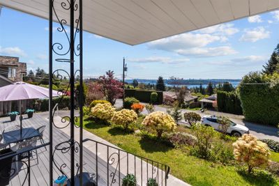 1895 Rosebery Ave, House other with 6 bedrooms, 3 bathrooms and 4 parking in West Vancouver BC | Image 3