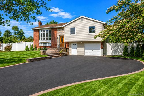 3 Richlee Dr, East Northport, NY, 11731-4622 | Card Image