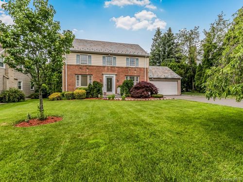 129 Jackson Ave, Pelham, NY, 10803-3105 | Card Image