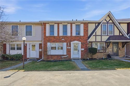 4-2252 Upper Middle Rd, Burlington, ON, L7P2Z9 | Card Image