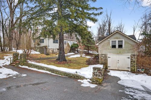 307 Gibson Hill Rd, Chester, NY, 10918-2321 | Card Image