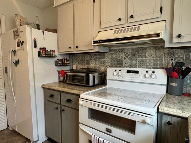 124 Stonehedge Dr, Condo with 2 bedrooms, 1 bathrooms and null parking in Warner Robins GA | Image 6