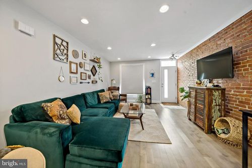 1225 Tree St, PHILADELPHIA, PA, 19148-2907 | Card Image