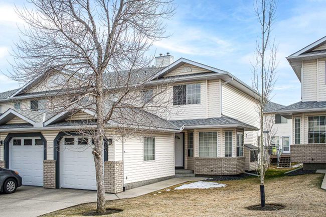 26 Silvergrove Close Nw, Home with 3 bedrooms, 2 bathrooms and 2 parking in Calgary AB | Image 2