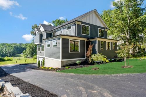 107 Chestnut Ave, Bernardsville, NJ, 07924-1703 | Card Image
