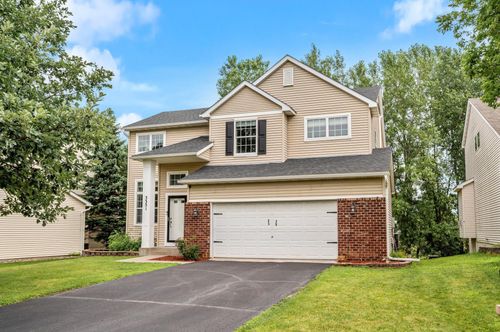 3351 N View Ln, Woodbury, MN, 55125-8401 | Card Image