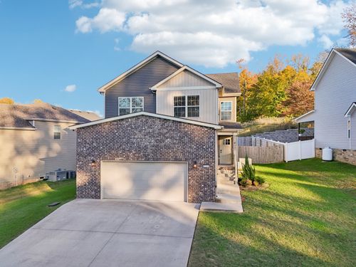 237 Wade Hampton Ln, Clarksville, TN, 37040-2352 | Card Image