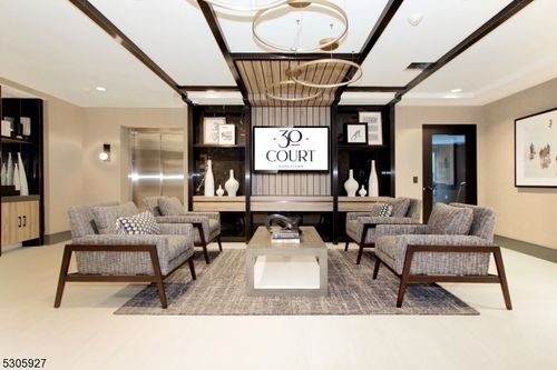 unit-h202-30 Court St, Morristown, NJ, 07960-5530 | Card Image