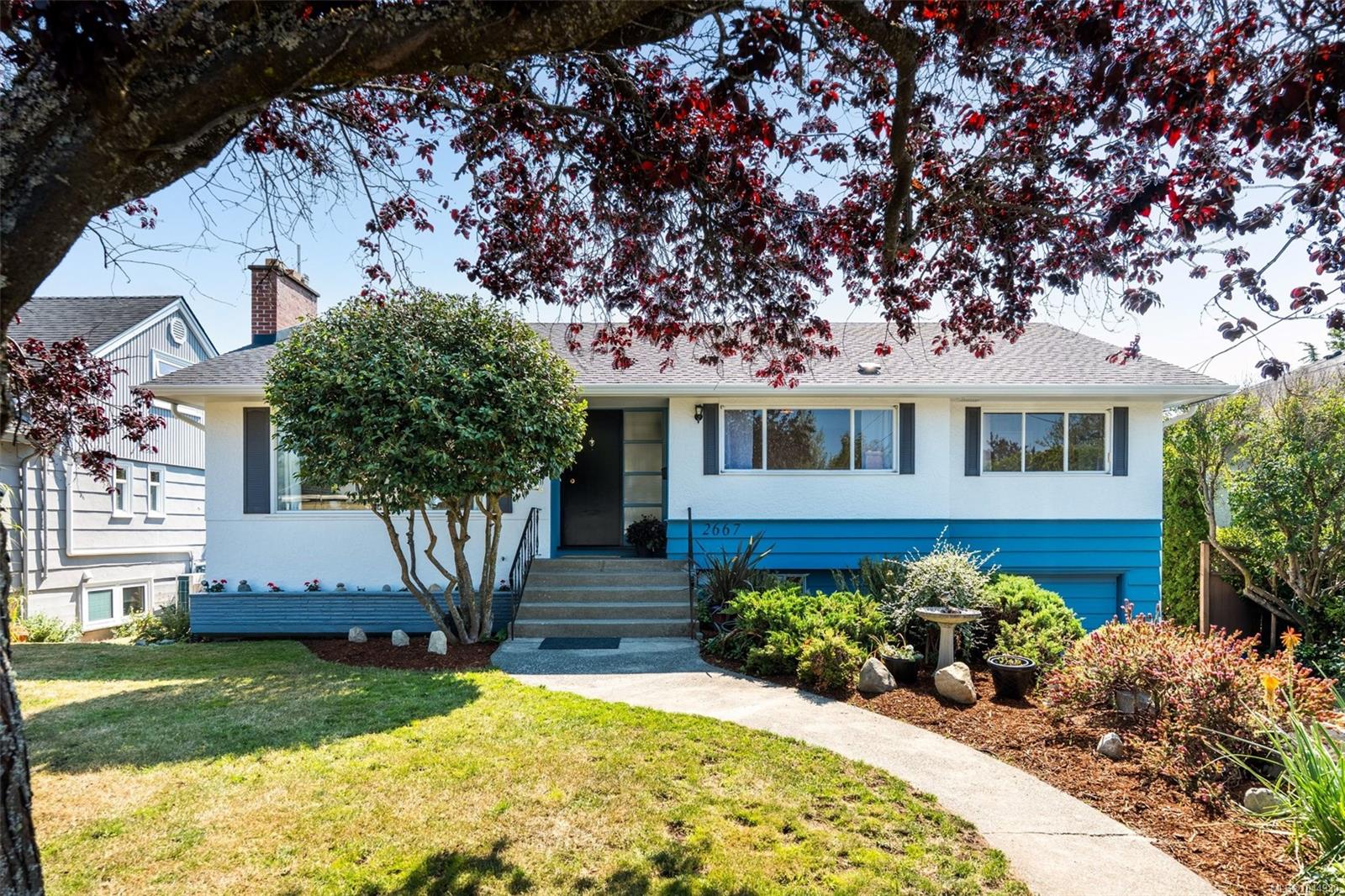 Residential in Oak Bay 3