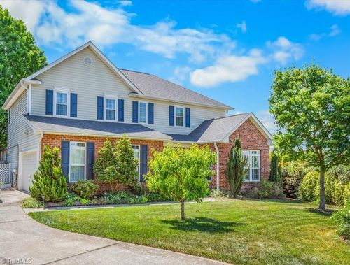 841 Lisa Run Ct, Kernersville, NC, 27284-2390 | Card Image