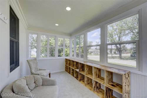 337 W Lincoln Ave, Madison Heights, MI, 48071-3905 | Card Image