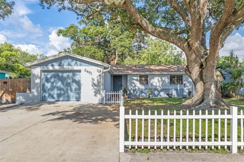 8481 58th St N, PINELLAS PARK, FL, 33781-1454 | Card Image